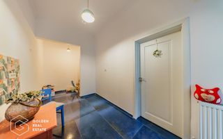 Apartament ultracentral, 2 camere, curte cu acces auto - Poză 3