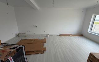 Casa-3 Dormitore-3 bai-Teren 300mp-Damila str Ficusului-La cheie - Poză 3