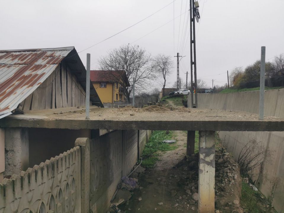 De vanzare casa in Argetoaia cu teren 7.000 mp - Poză 3