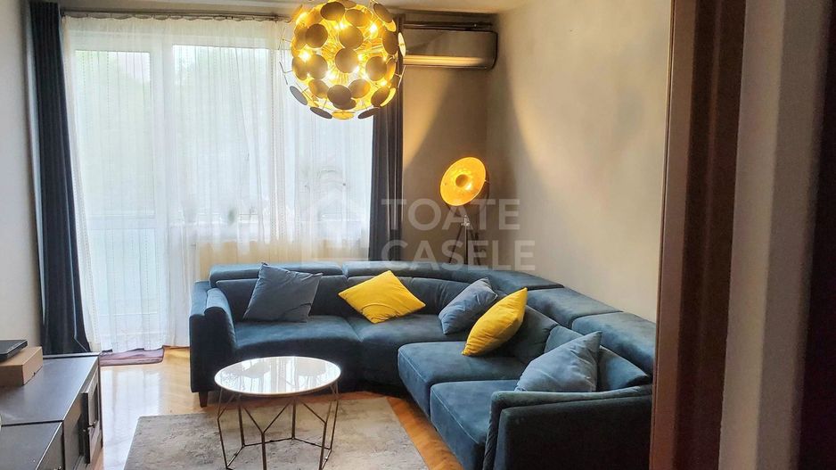 Apartament cu 3 camere, decomandat,  garaj, zona Iulius Mall - Poză 2