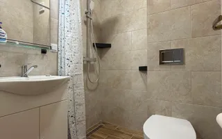 Apartament 3 camere, 2 bai, balcon, etaj intermediar, parcare - Poză 15