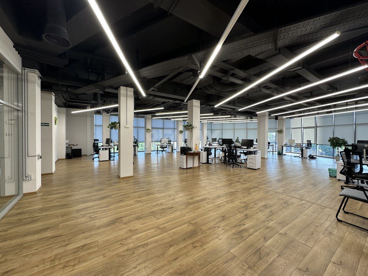 Chirie Spații de Birou 420 m2.și 300m²   sectorul Rîșcani. - Poză 8
