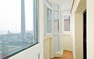 Apartament 3 camere dec in Galati Micro 21 vedere la Dunare langa turn - Poză 1