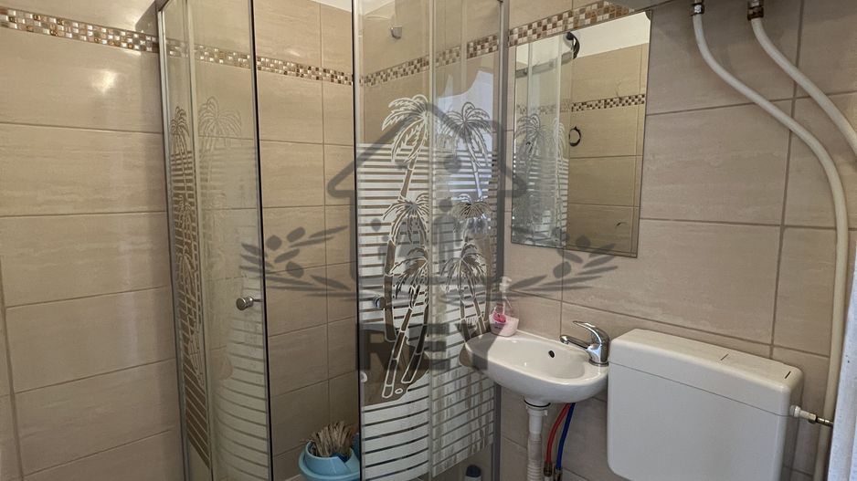 Cameră de închiriat în bloc de garsoniere / aprox.14-16 mp utili - Poză 5