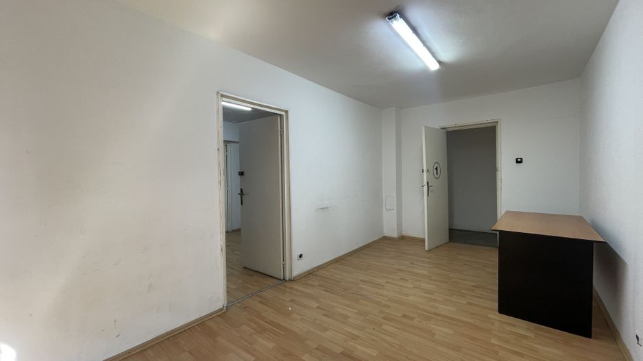 Birouri de închiriat, Calea Borșului - Poză 1