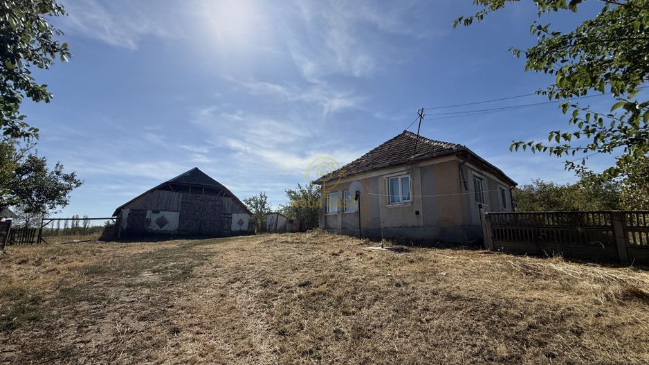 De Vanzare Casa +Teren Intravilan cu 68M FRONT (LOC DE INCA 2 CASE ) - Poză 2