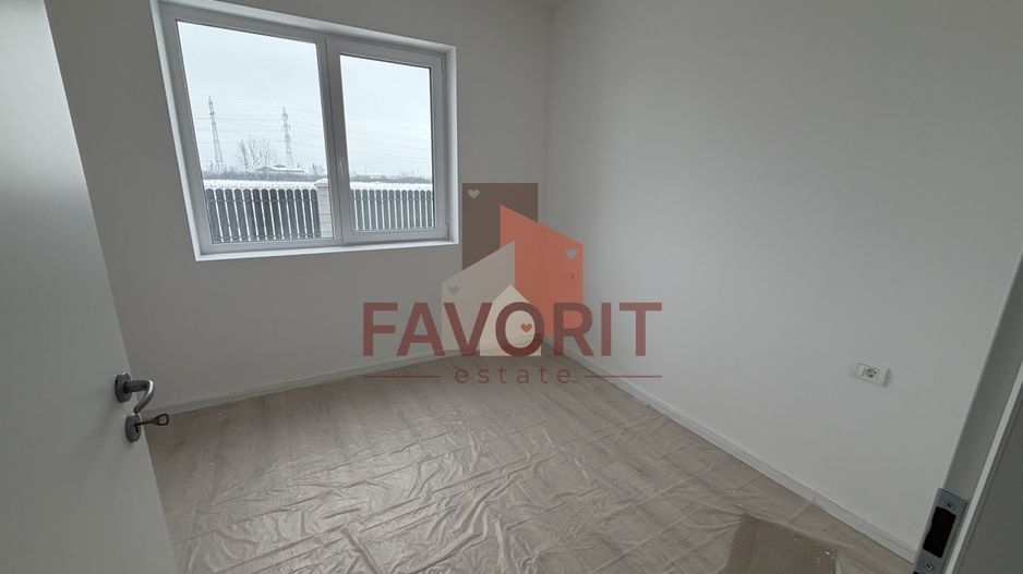 Bloc Nou. Gradina proprie de 103 mp si 2 locuri de parcare inscrise in CF. - Poză 12