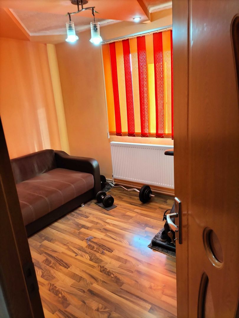 BRASADAS vinde ap 2 cam etaj 4/4 Micro 14. - Poză 2
