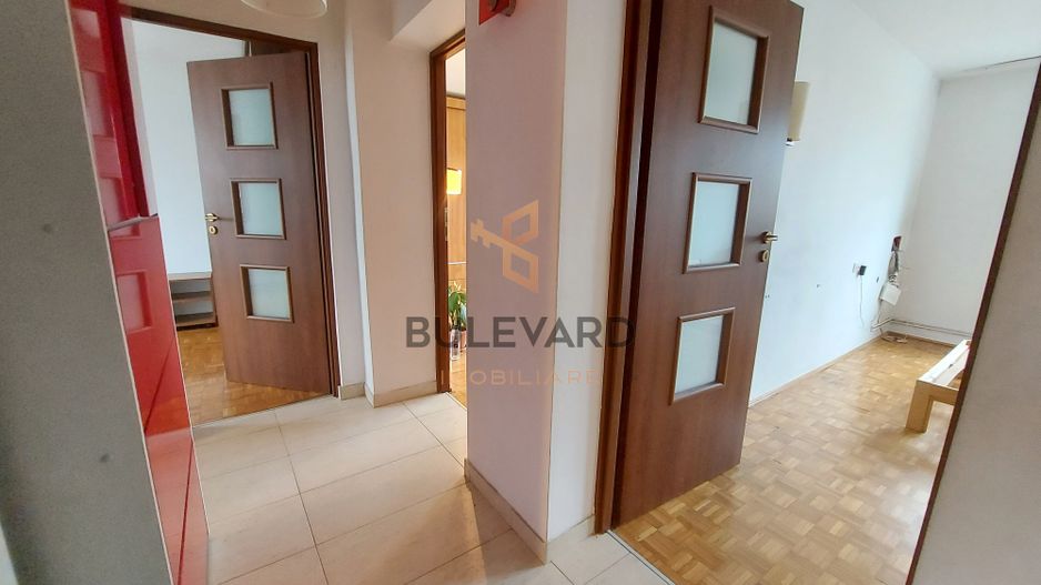 Apartament cu 3 camere decomandate, zona Pietii Hermes! - Poză 10