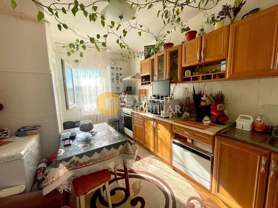 4 camere - decomandat - 1986 - loc de parcare - Poză 5