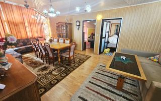 🏡 Casă spațioasă cu 9 camere în Strejnicu – pentru locuință, birouri - Poză 58