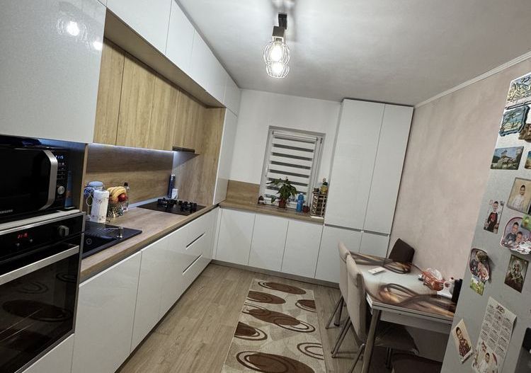 BRASADAS vinde ap 3 camere PARTER, LA CHEIE in MARASTI. - Poză 1