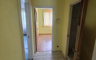 Apartament 3 camere, etaj 1, 64 mp, boxă, zona Trapezului - Poză 1