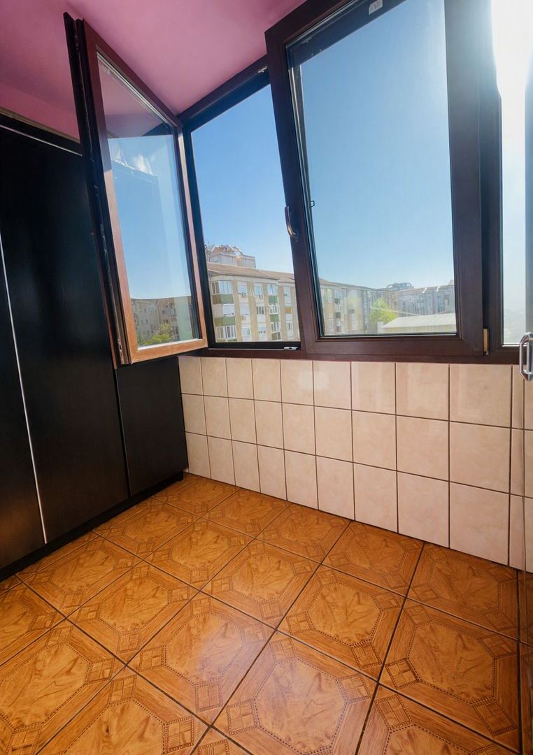 Apartament cu 3 camere – Zona Nufărul, Oradea - Poză 10