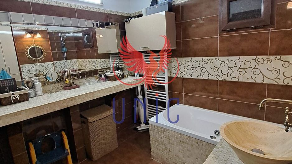 3 camere decomandate - Lapus - Poză 3