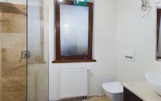 Vilă la sol cu 3 camere în Pârneava - Poză 14