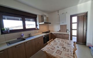 Casa intabulata 5 camere 2 bai si curte generoasa in Bavaria Park - Poză 8