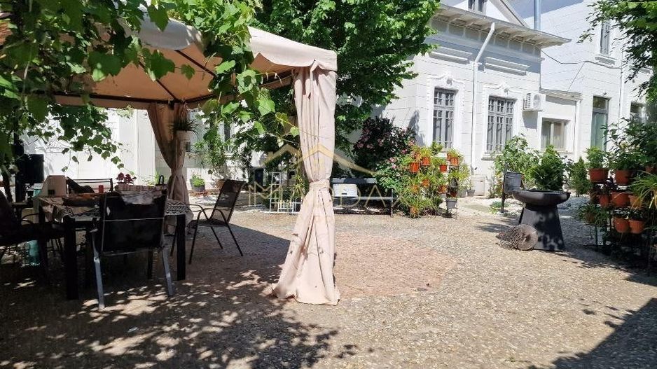 P+M (1000mp), curte (1750mp), 70 incaperi, 35 camere Unirii, multiple destinatii - Poză 14