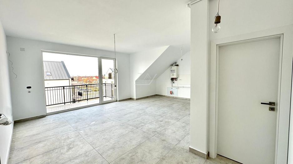 Bloc finalizat. Balcon mare. Loc de parcare. - Poză 1