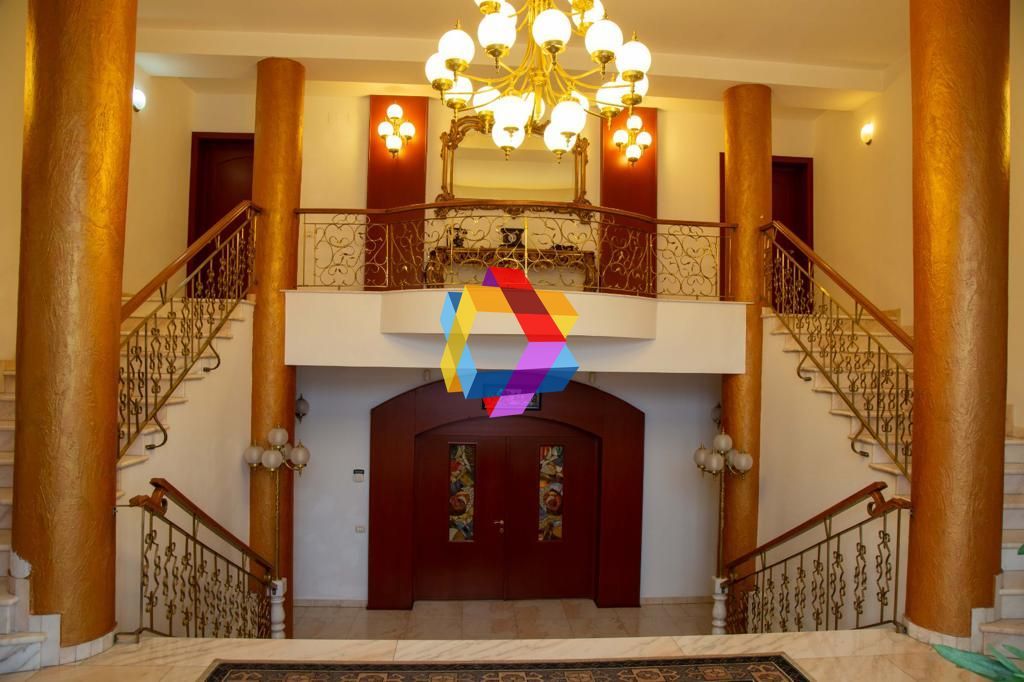 Conac cu piscina - 1810 mp - Poză 2