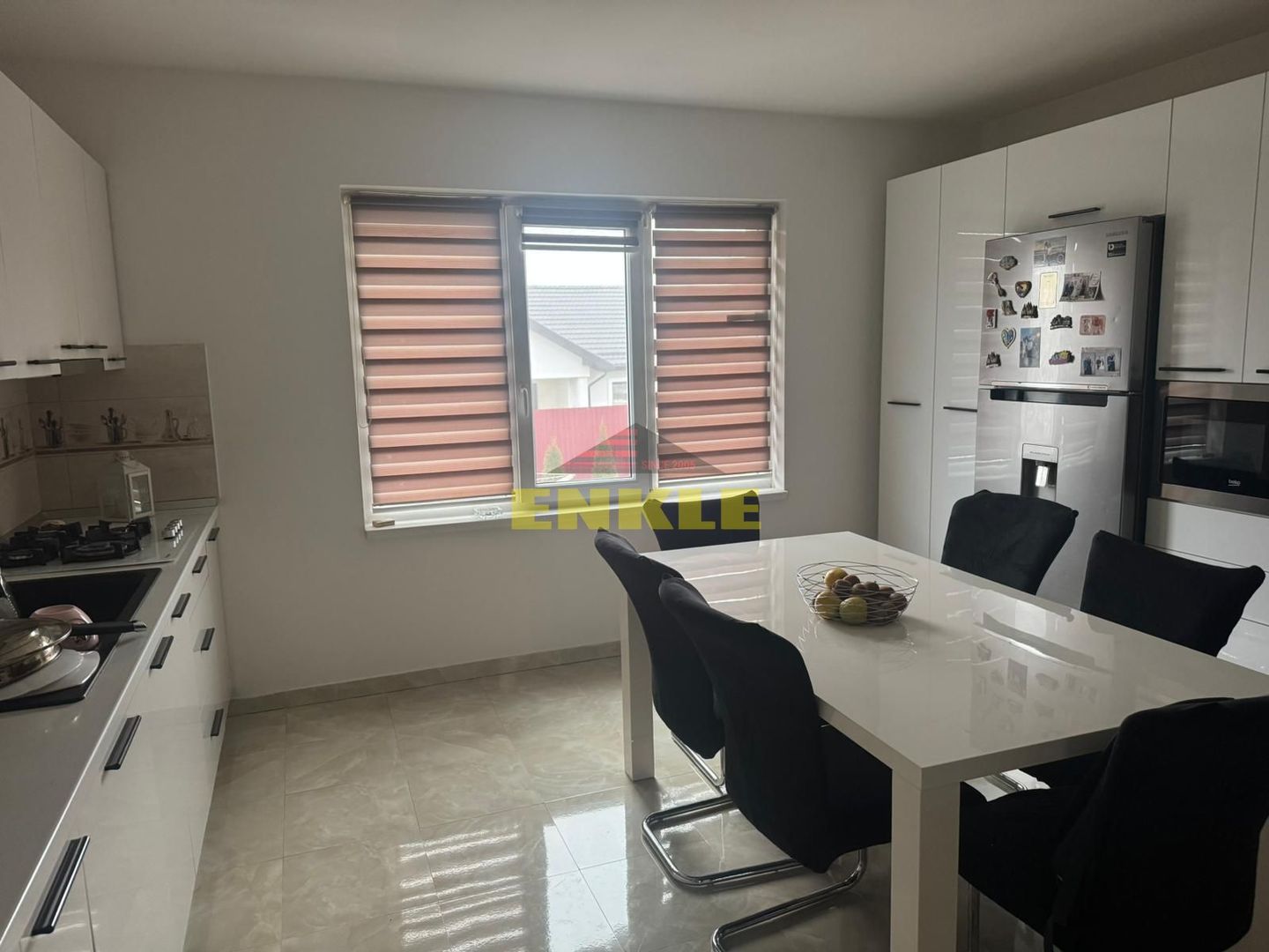 Oportunitate excelentă – teren generos + casă MOBILATĂ UTILATĂ - Poză 4