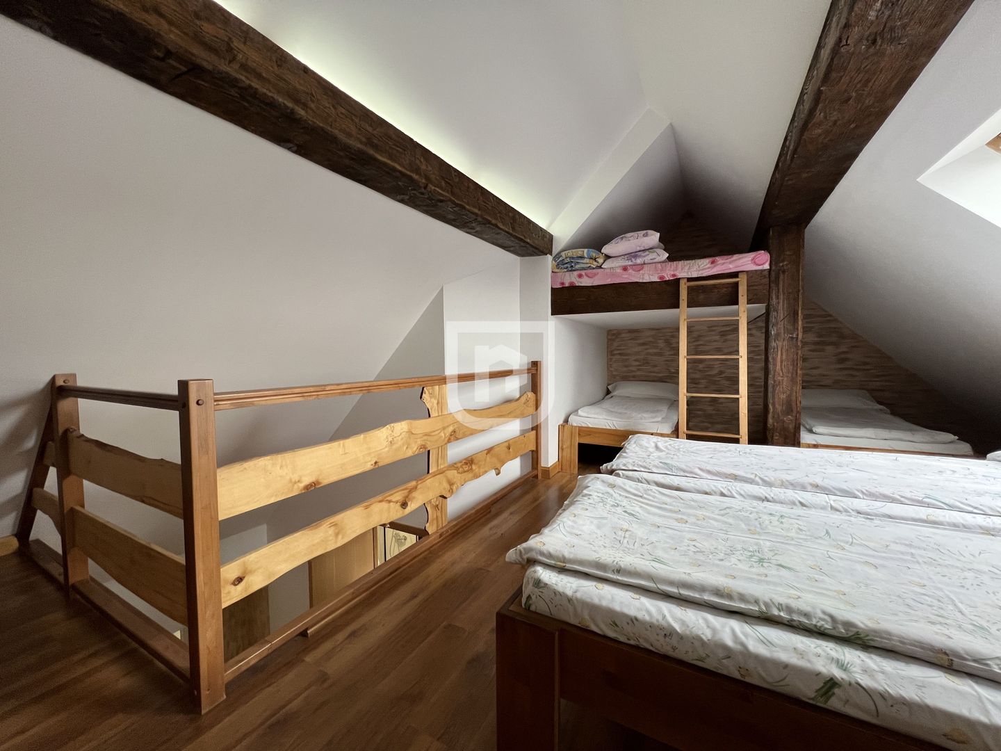 Casa de vacanta spatioasa de vanzare 6 dormitoare in Gura Humorului - Poză 21