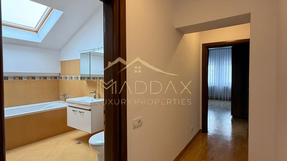 Vila moderna Corbeanca-spatiu, confort si intimitate - Poză 23