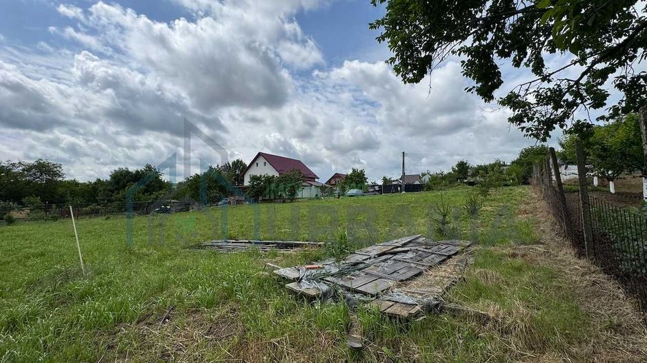Teren intravilan 1797 mp în Dobrovăț (Ruși), lângă pădure, cu utilități și amenajări existente - Poză 5