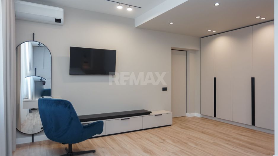 De vânzare apartament, 3 dormitoare + terasă, str. Teatrală 3, Centru. - Poză 10