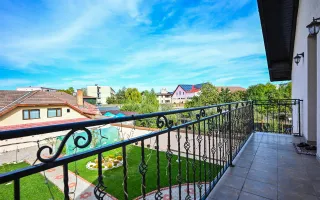 Somptuozitate in stil modern, 2 garaje, 3 terase, totul pe 1.000 mp teren - Poză 42