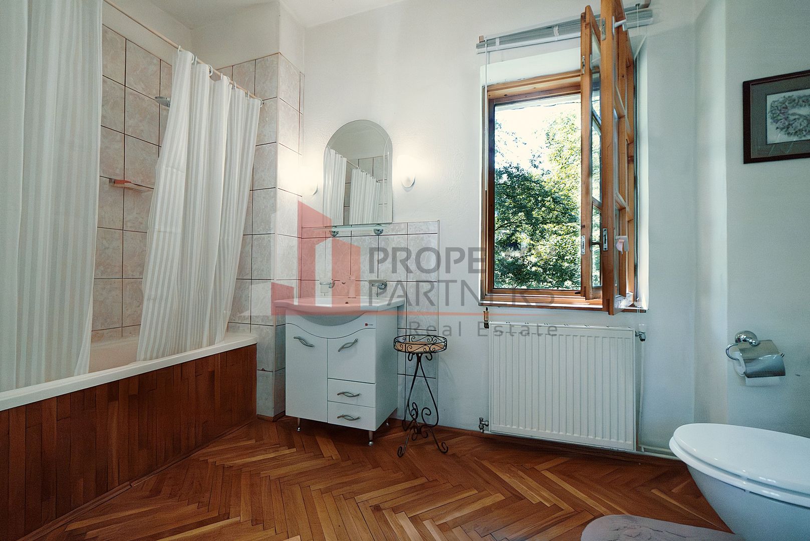 Vila superba langa Castelul Bran - Poză 13