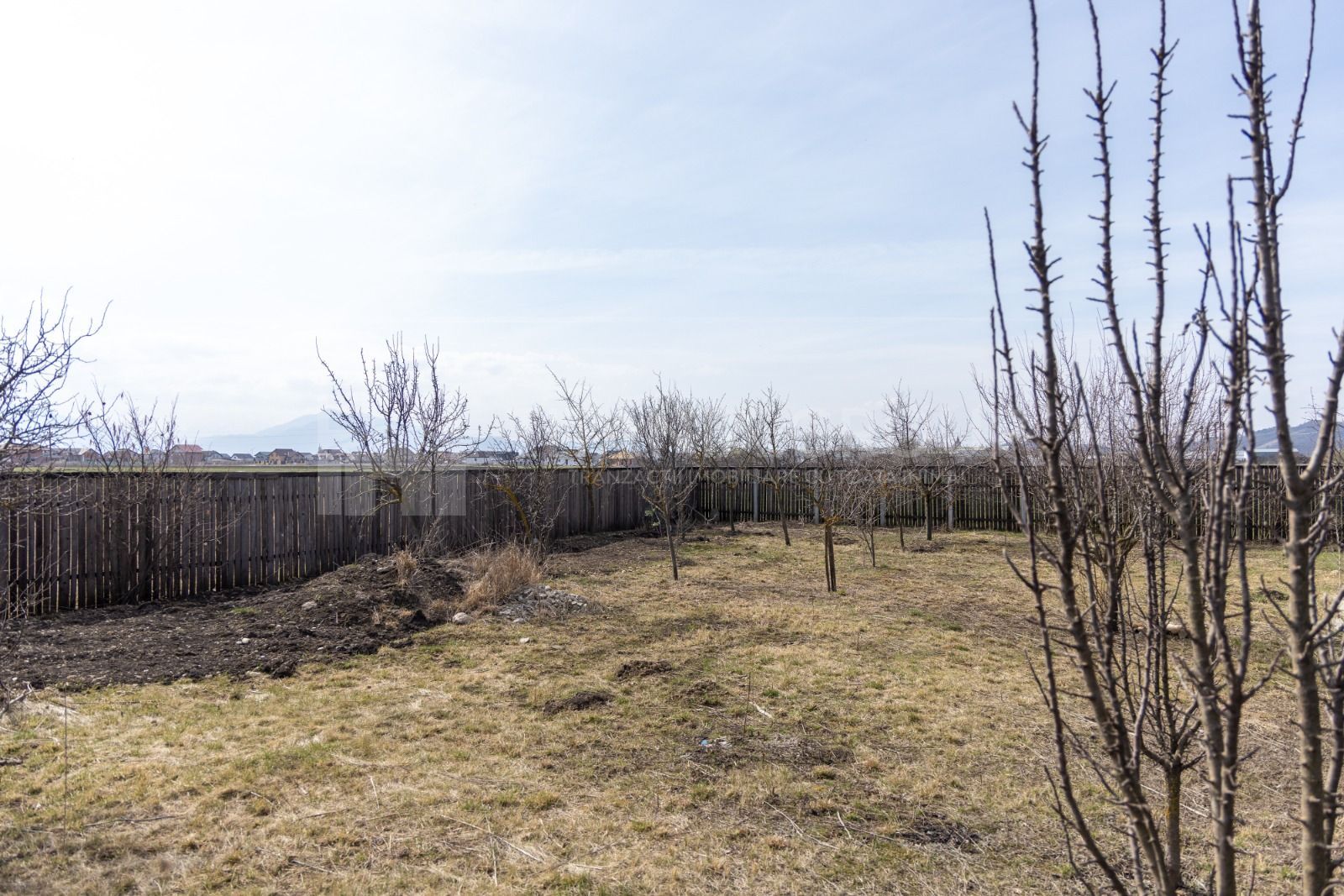 Teren 500 mp, împrejmuit, curent și internet pe teren, cu proiect și autorizație - Poză 25