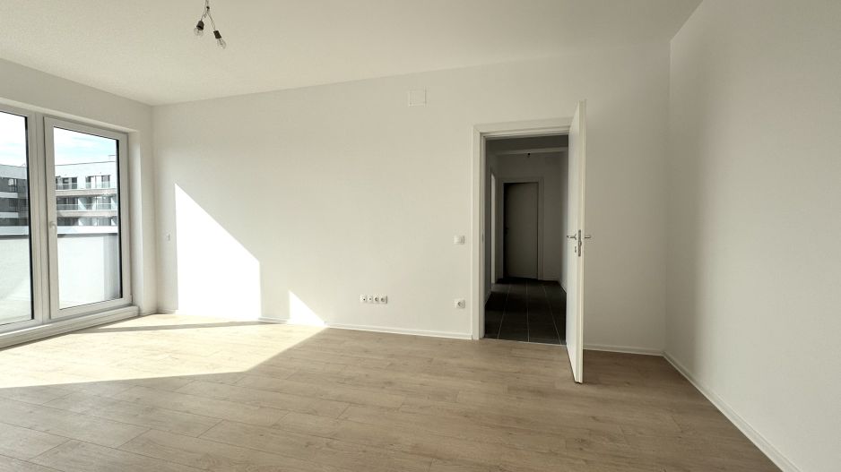 3 camere. Bucătărie închisă. Vedere panoramică. Reper Mall Colosseum - Poză 3