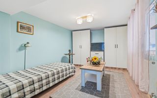 Casă micuță + un pic de curte - Poză 7