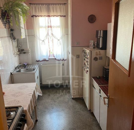 Apartament 3 camere semidecomandat cu balcon Mihai Viteazu - Poză 2