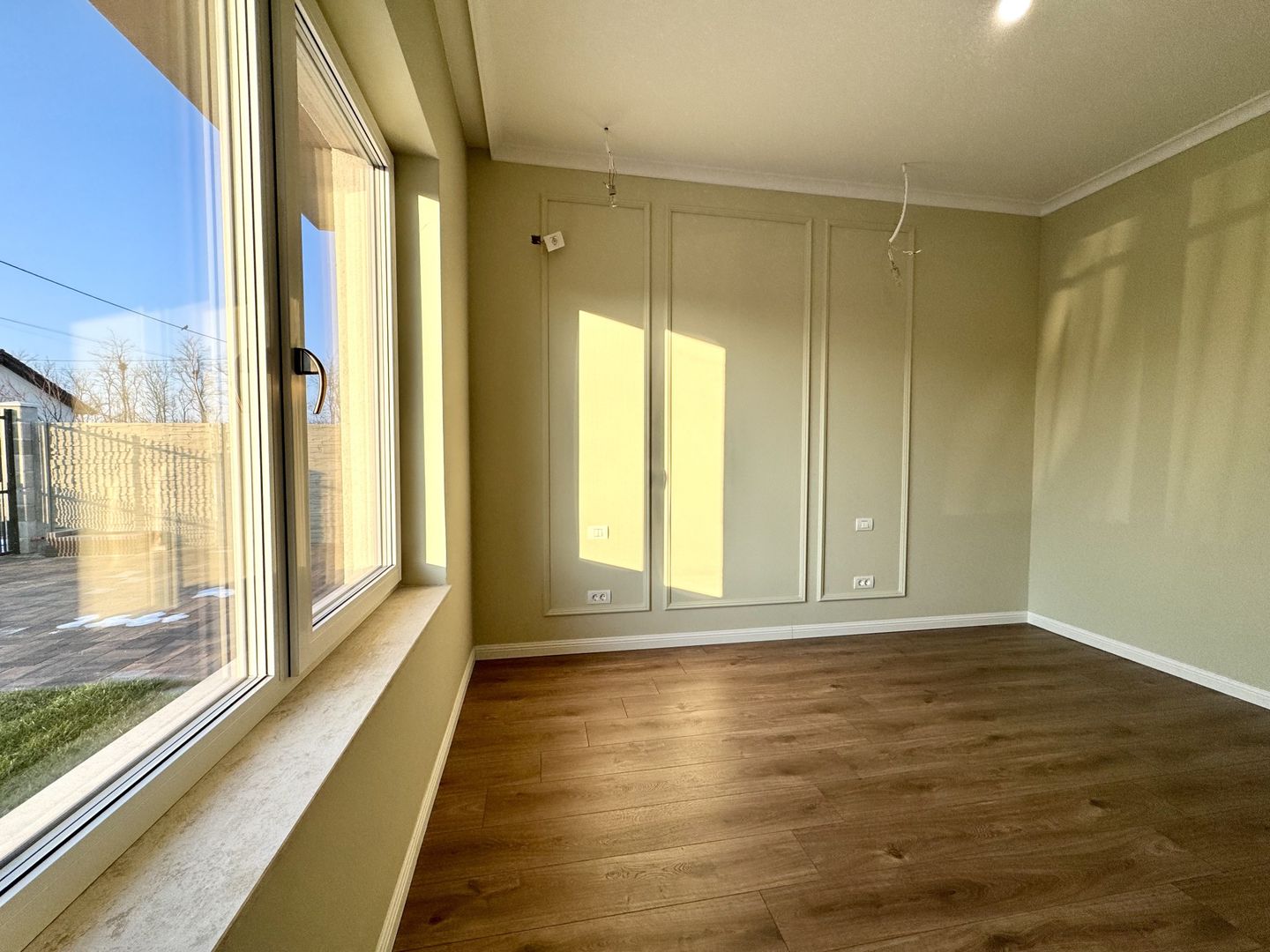 Duplex modern cu grădină, la intrare în Moșnița Nouă - Poză 2