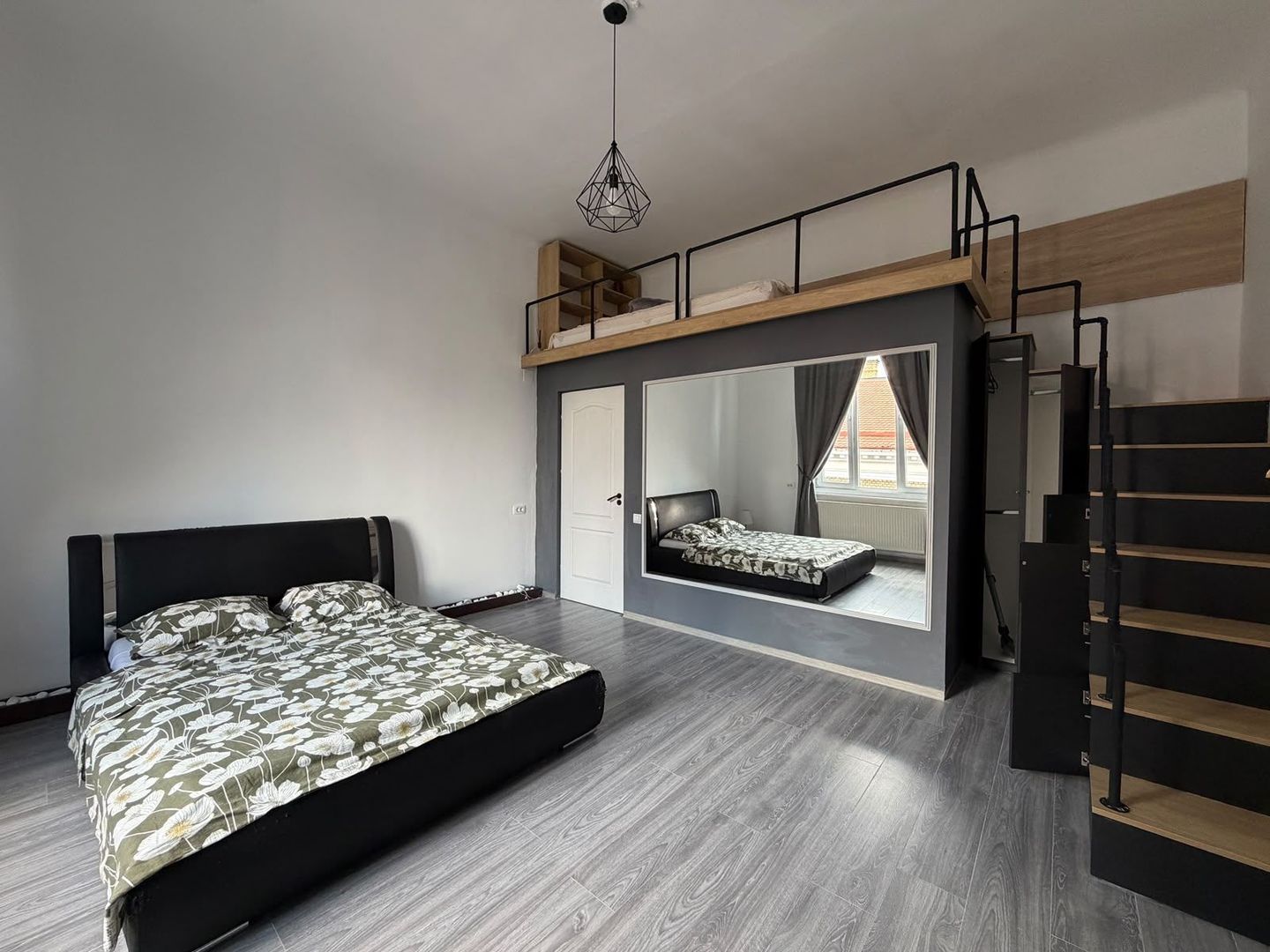 Apartament cu 3 camere | 80 mp | Ultracentral | UMF - Poză 2