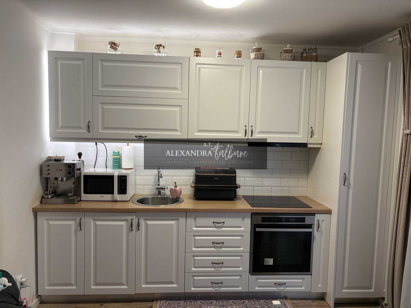 Apartament 3 camere, 2 balcoane, etaj intermediar - Poză 1
