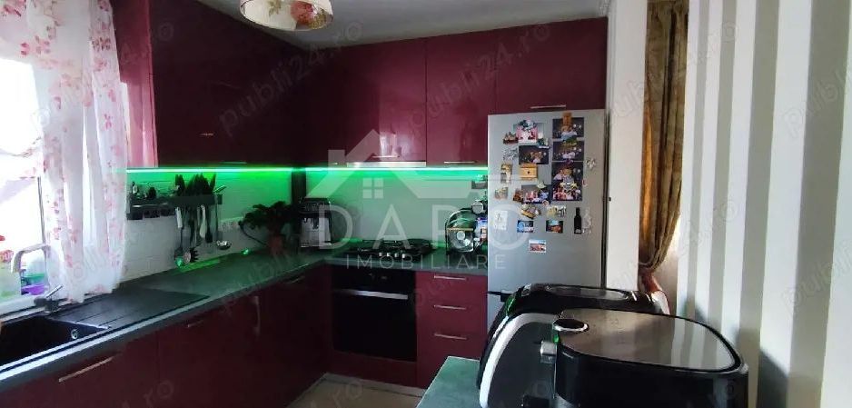 Vand apartament cu 3 camere - Poză 1