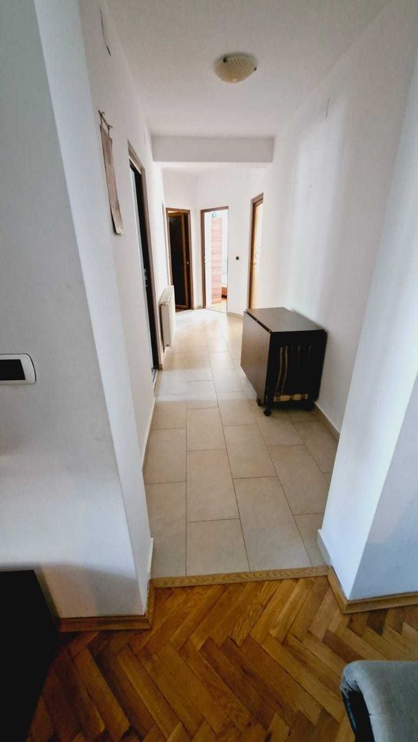 De vânzare apartament 4 camere - Poză 4
