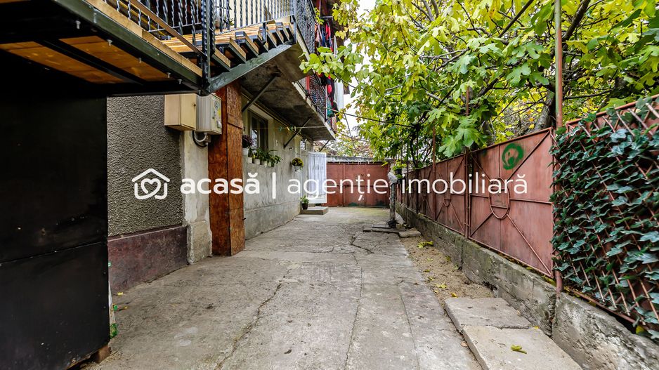 Locuință pentru familie mare apartament la casă, cu teren, Bujac. - Poză 8