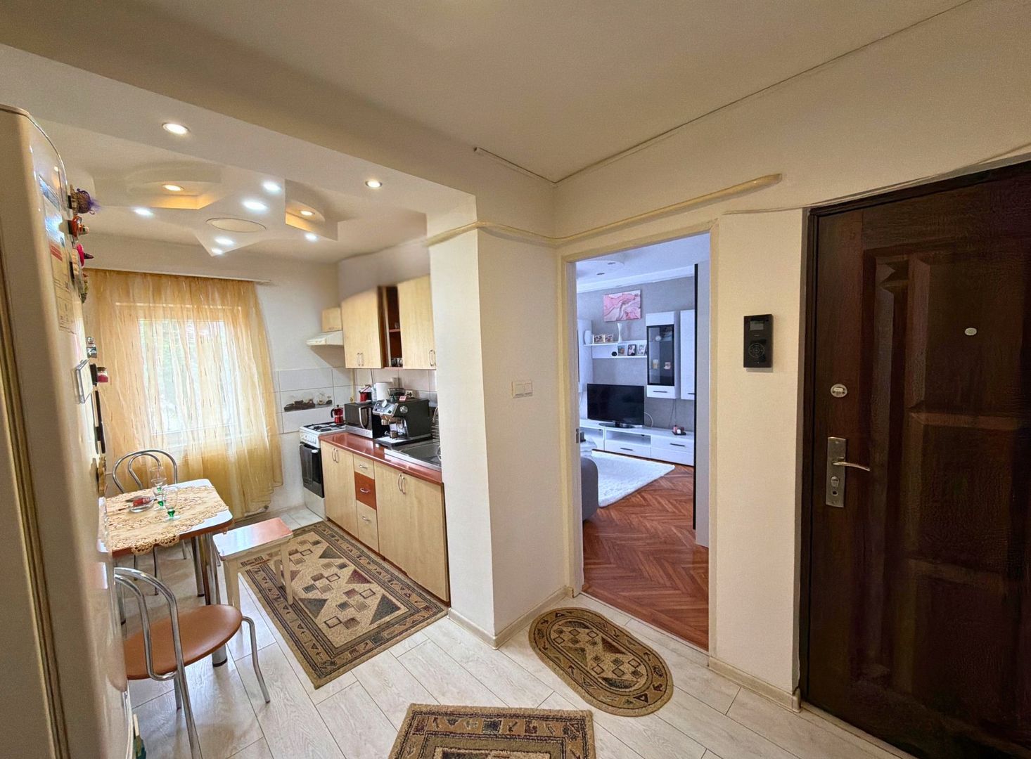 Apartament 2 camere decomandat 50 M²  semicentral - Poză 5