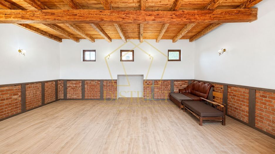 Casa cu istorie in Petrovaselo - Poză 4