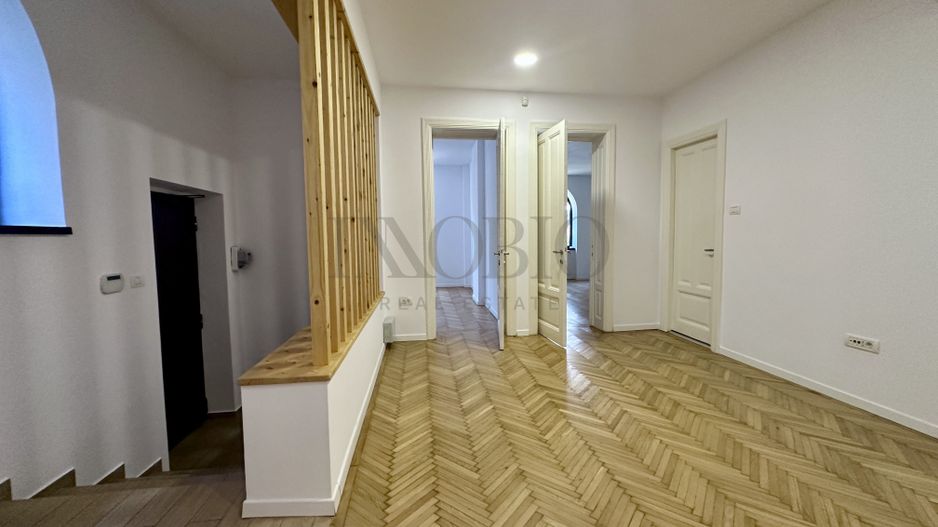 Vila Interbelica Restaurata | Pretabil Birouri - Showroom - Poză 2