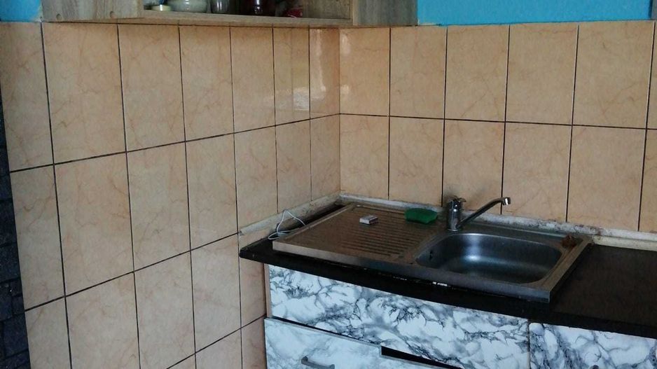 BRASADAS vinde garsoniera 22mp. pe Ostrovului la etajul 2/4. - Poză 2