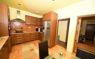 Vila spatioasa, constructie solida, zona micro 17 – Galati - Poză 13