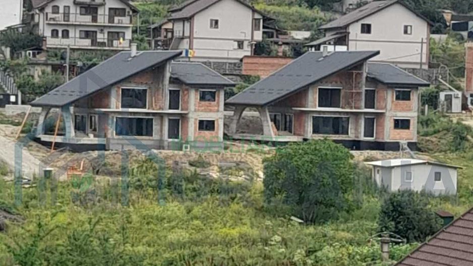 Casă la roșu în Hlincea, Iași – 4 camere, teren 620 mp - Poză 1