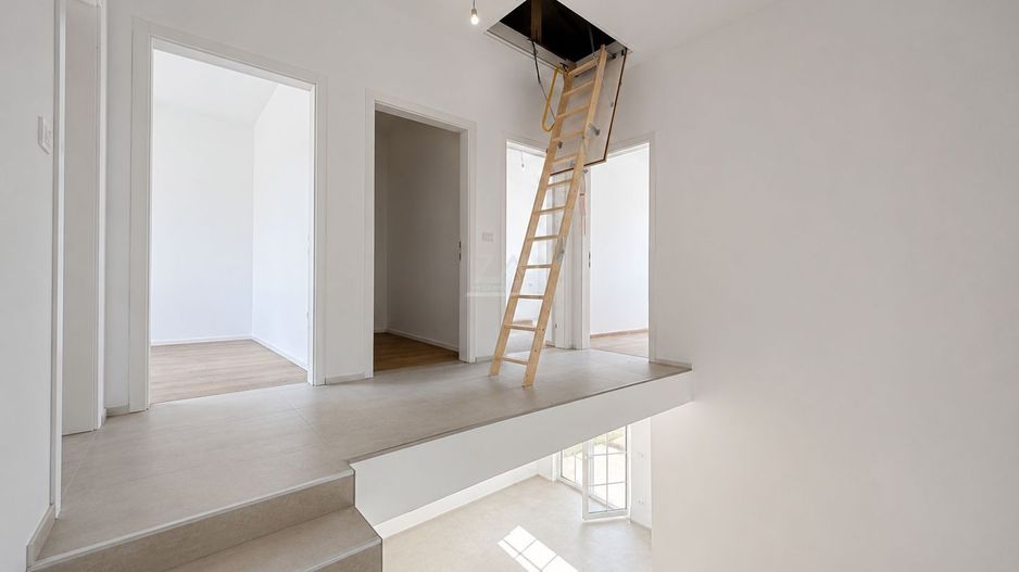 COMISION 0! Duplex cu 5 camere. Garaj. Toate utilitatile. - Poză 17
