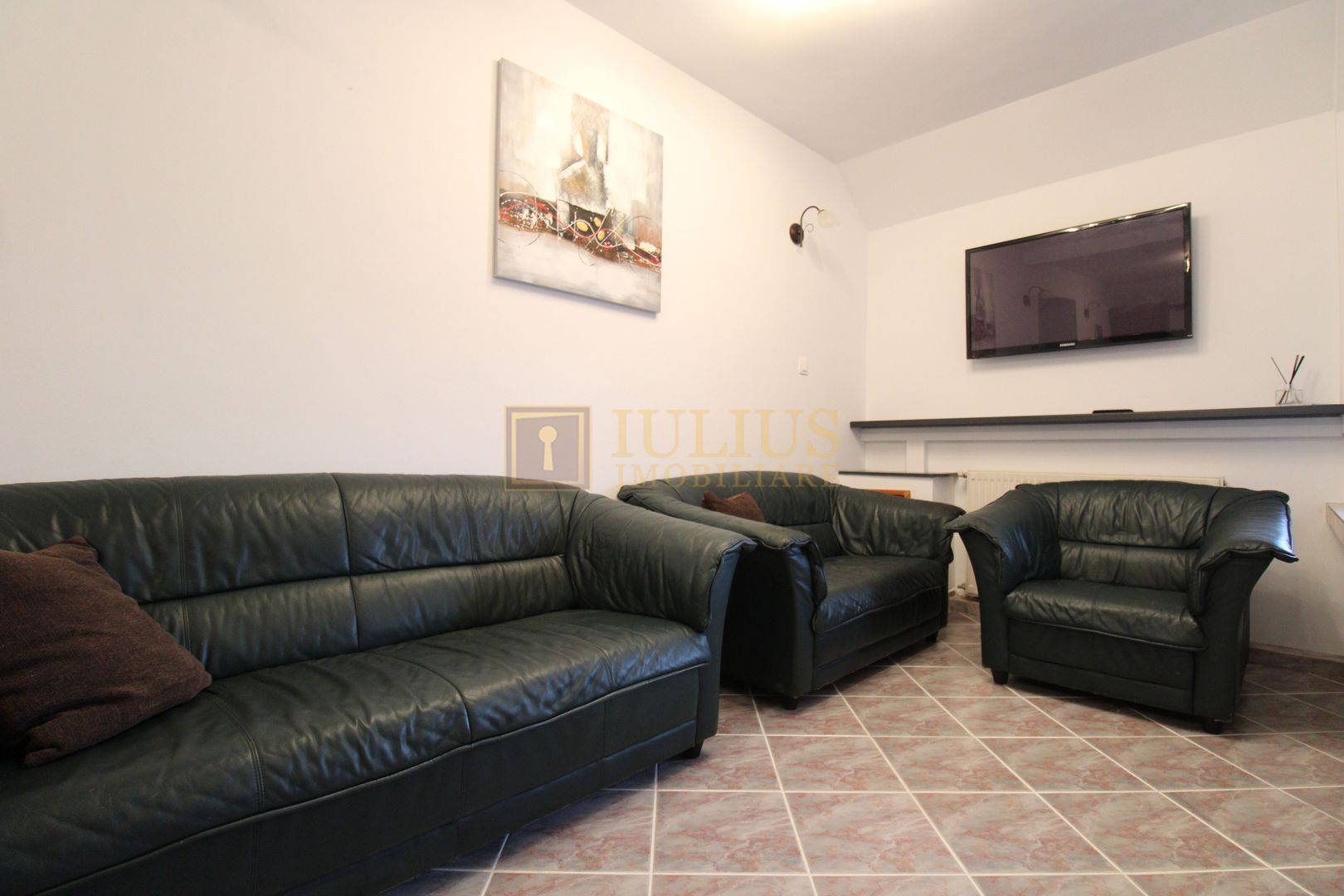 Zona aradului, 4 camere + 2 bai, centrala proprie - Poză 1