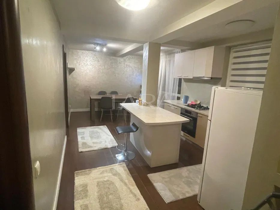 Apartament 2 camere si balcon, zonă liniștită. - Poză 1
